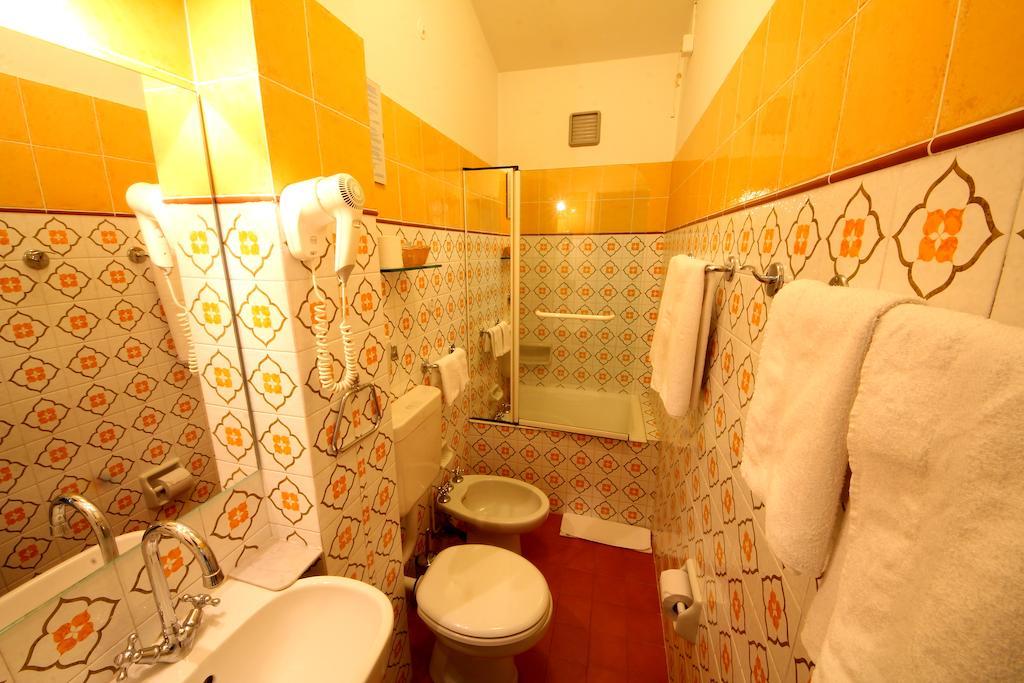 La Favorita Apricale B&B & Ristorante Bilik gambar