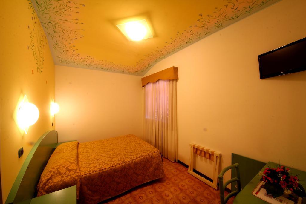 La Favorita Apricale B&B & Ristorante Bilik gambar